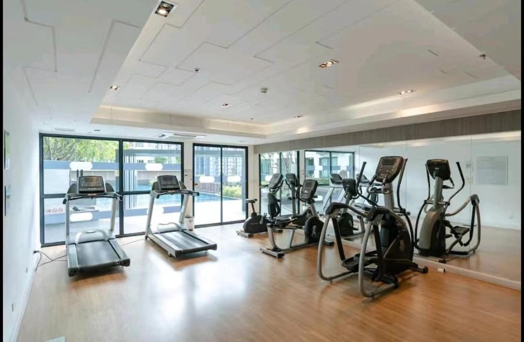 Condo In Bangkok With Swimming Pool Near Malls And Train Banguecoque Exterior foto