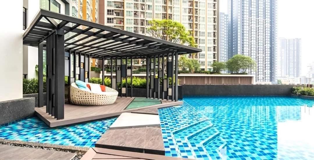 Condo In Bangkok With Swimming Pool Near Malls And Train Banguecoque Exterior foto